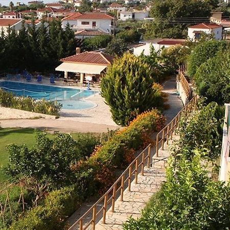 Il Villaggio Храни Экстерьер фото